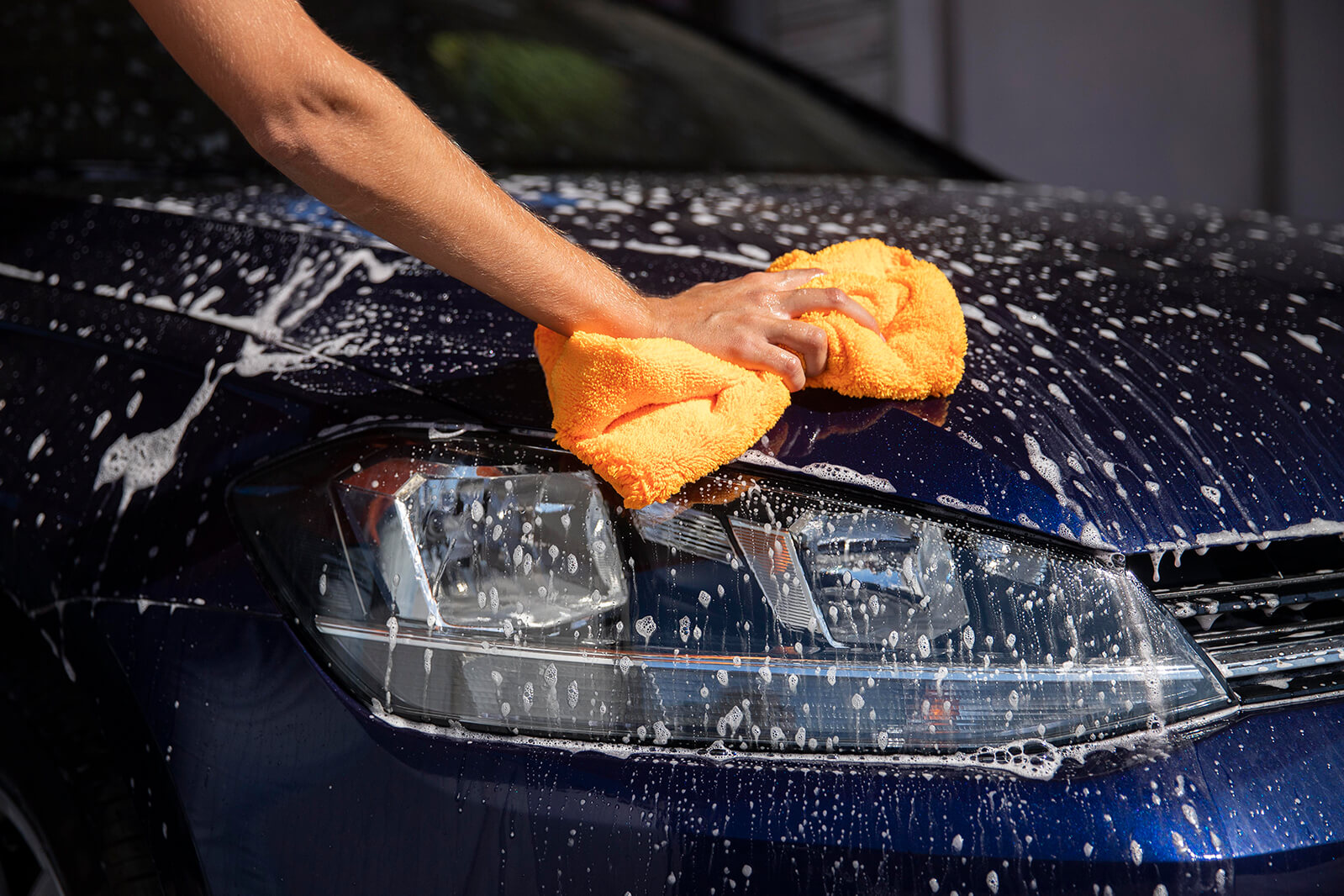 close-up-car-care-washing (1)